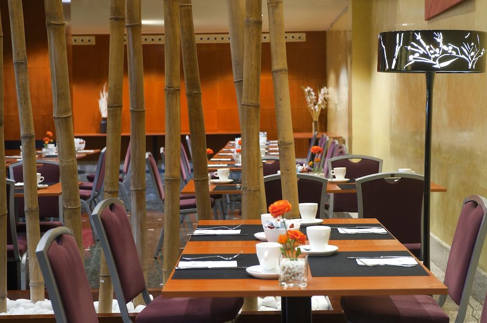 Eurostars Gran Madrid Hotel Алкобендас Екстериор снимка