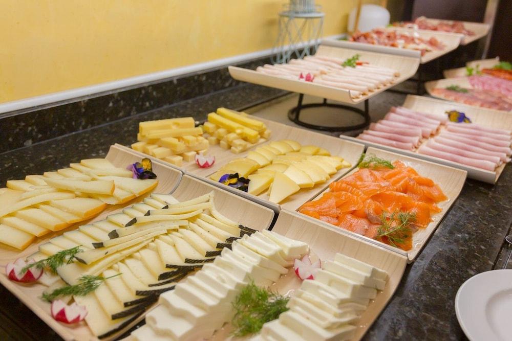 Eurostars Gran Madrid Hotel Алкобендас Екстериор снимка